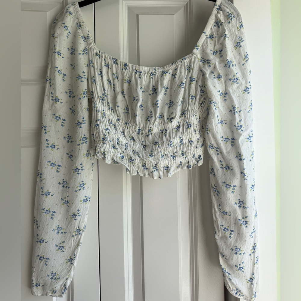 Urban Outfitters Floral White and Blue Women's Top